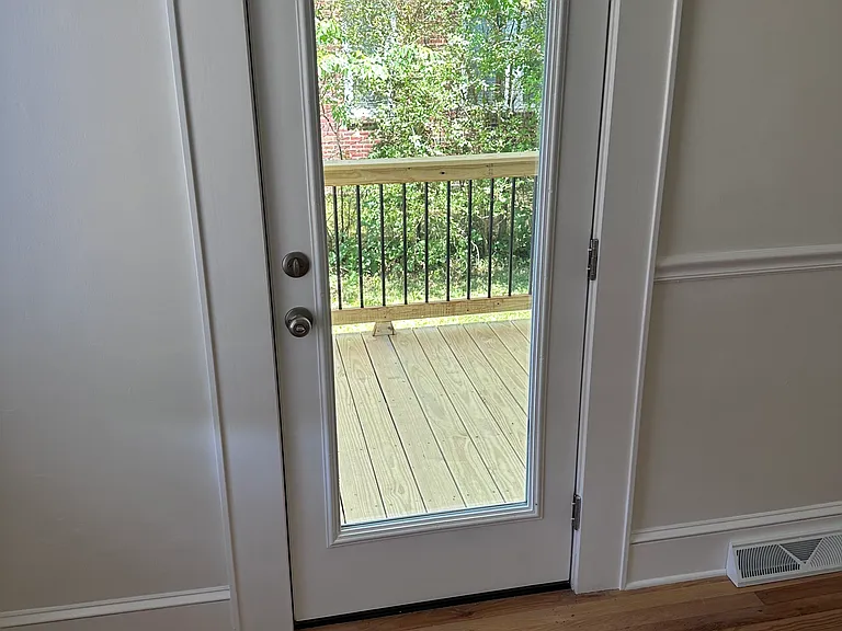 418 Pickens Ct — Photo 8