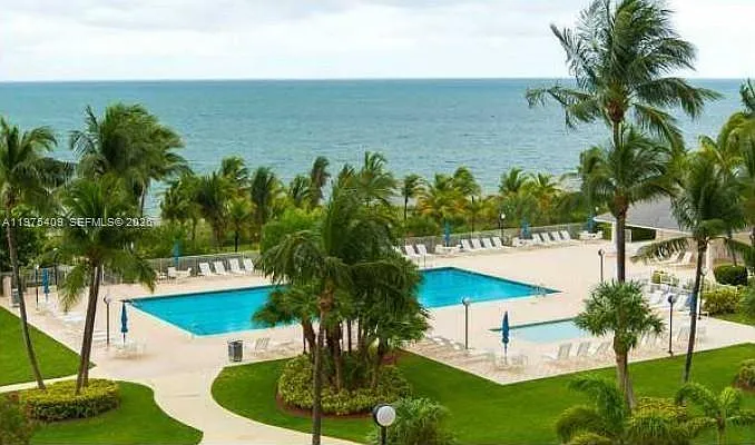 881 Ocean Dr — Photo 10