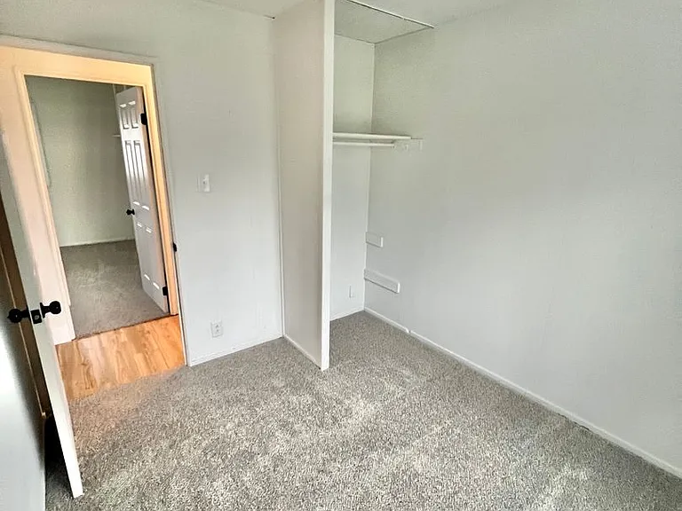 4737 Pinecrest Dr — Photo 33
