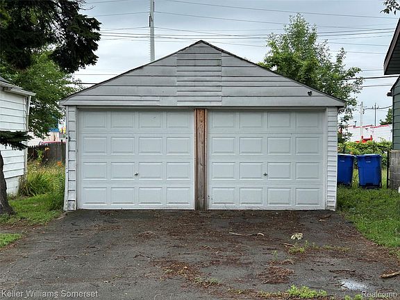 4th image of 11376 Rivard Ave
