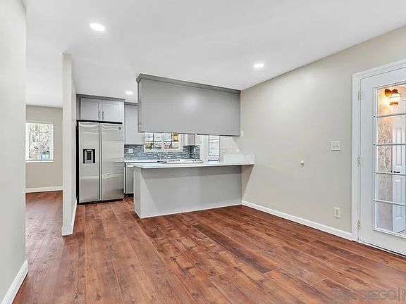 4th image of 10245 Woodrose Ave