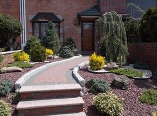 6171 77th St, Middle Village, NY 11379