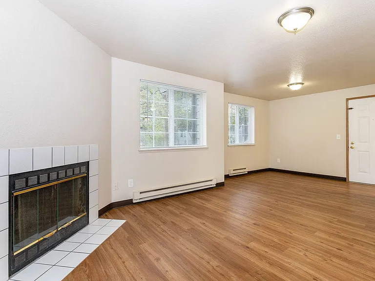 Brookside Gardens Apartments — Photo 12