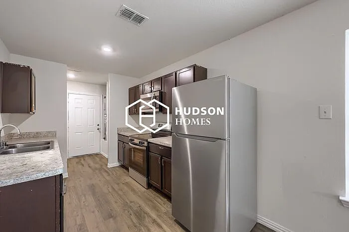 3331 K Ave — Photo 5