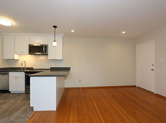 4th image of 2427 McKinley Ave APT 5