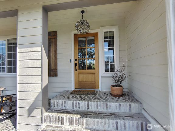 3rd image of 25806 203rd Avenue SE