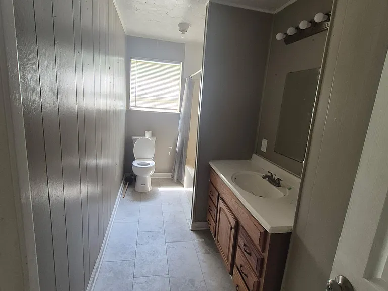 504 Brookman S — Photo 12