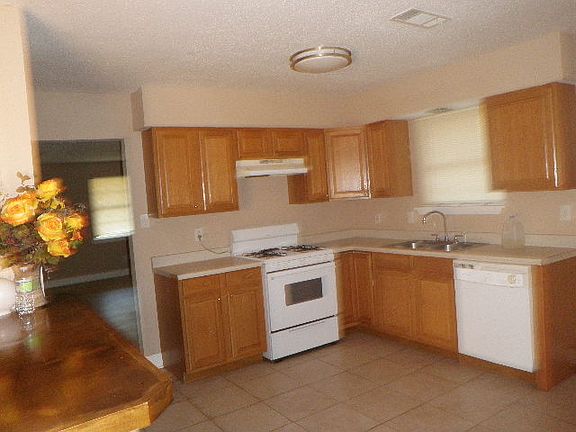 5th image of 4826 Friar Tuck Dr