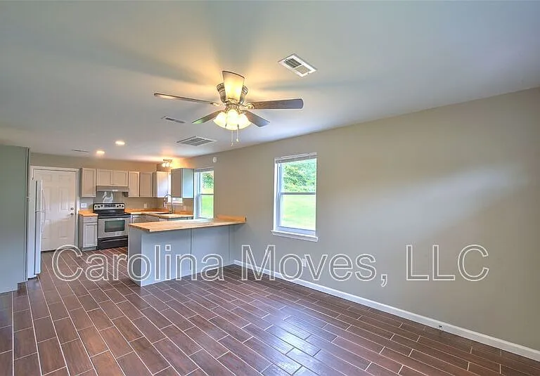 130 Pleasant Dr #A — Photo 5