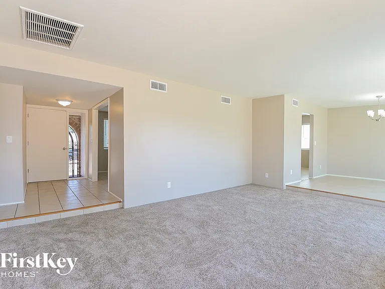 8542 E 19th St — Photo 5