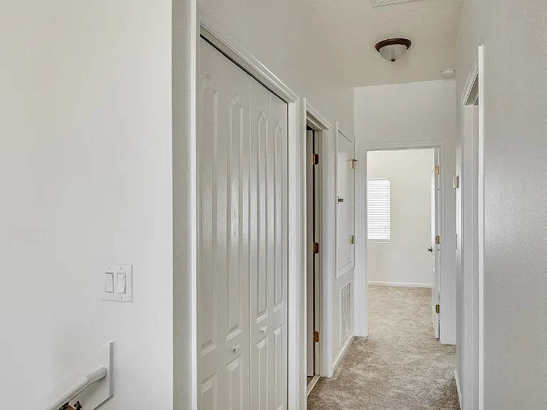 733 Ventura Dr — Photo 24