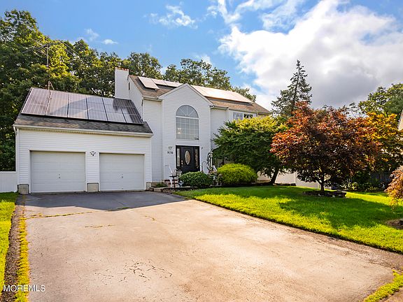 2nd image of 978 Riverbrook Court