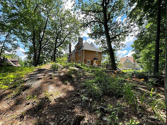3rd image of 56 Lakeside Dr