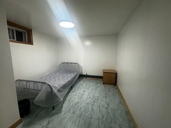 5th image of 10 Ellington St #01