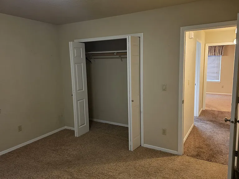 208 Sunset Ln — Photo 5