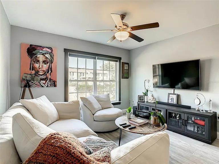 2041 Dixie Belle Dr #L — Photo 1