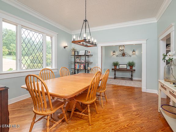 4th image of 265 E Lakeshore Dr