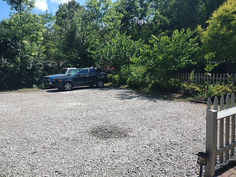 2328 Cedar Ln #B — Photo 42