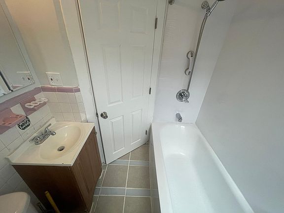 5th image of 4719 Knorr St