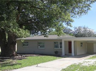 1004 N Palm Dr, Plant City, FL 33563