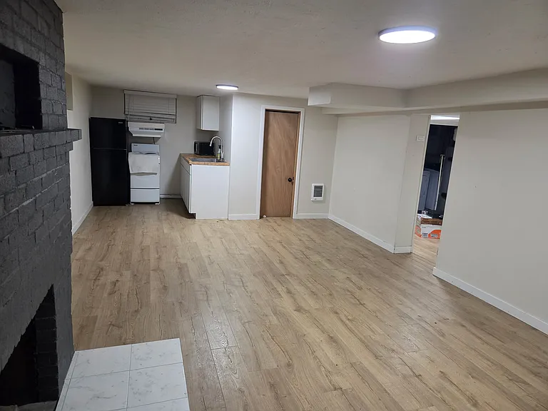2304 W Liberty Ave — Photo 2