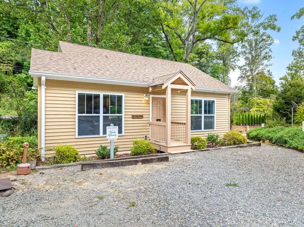 50 Bryson Village Loop, Bryson City, NC 28713