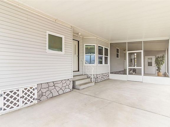 3rd image of 2517 Independence Ln