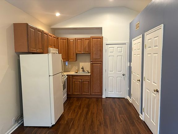 4th image of 203 Brookside Dr #2