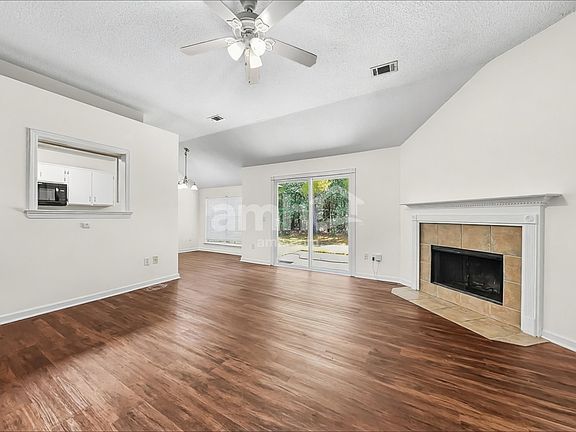 5th image of 20 Carlisle Ln
