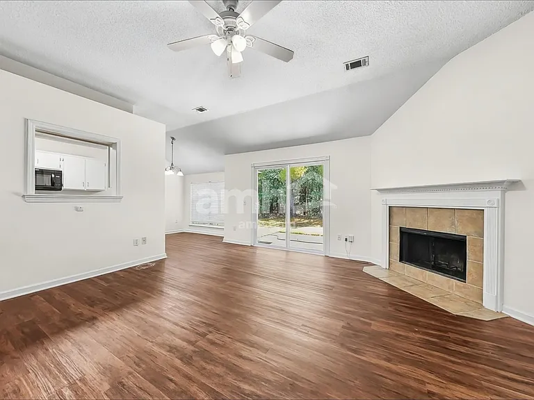 20 Carlisle Ln — Photo 5