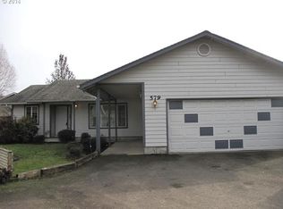 579 S 34th St, Springfield, OR 97478