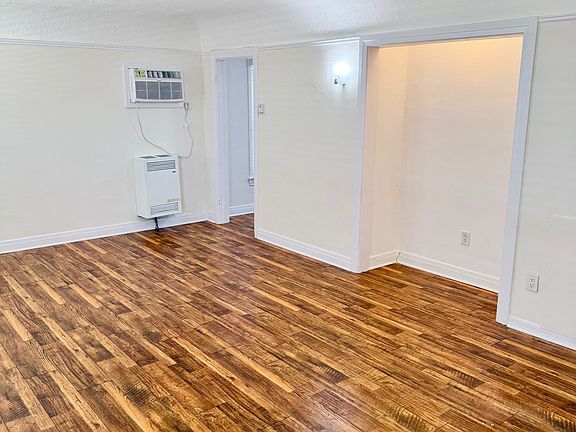 3rd image of 1118 N Coronado St #1118