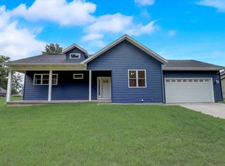 N6722 Turtle Ln, Pardeeville, WI 53954
