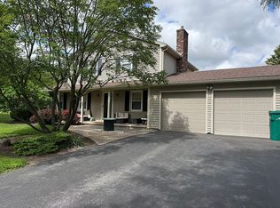 6166 Barkwood Ct, Farmington, NY 14425