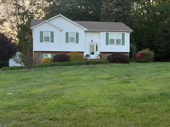 7670 Stonewell Ln, Tobaccoville, NC 27050