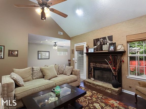 4th image of 439 Rock Creek Dr