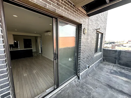 Rented by Highline Residential | media 9