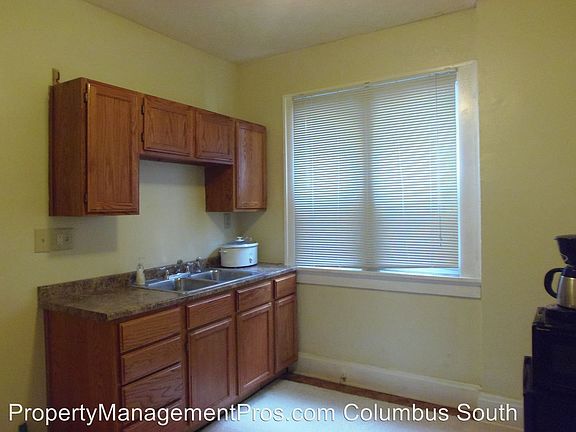 3rd image of 323-325 Chittenden Ave