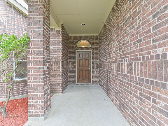 3rd image of 2627 Elder Park Ct