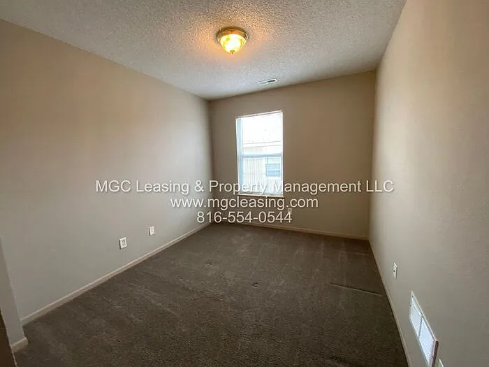 908 Garden Way — Photo 11