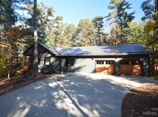 11 Nanas Branch Dr, Asheville, NC 28806