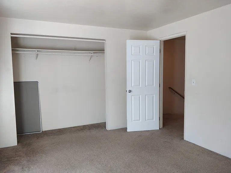 Twin Cir — Photo 8