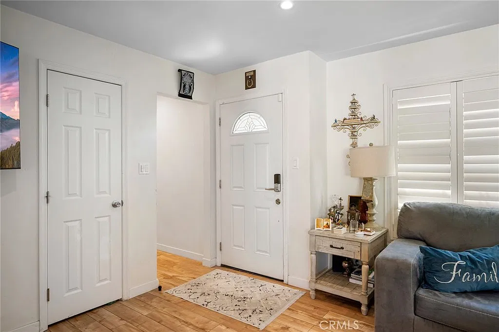 4 bed, 1416 sqft, $4,500 — Photo 3