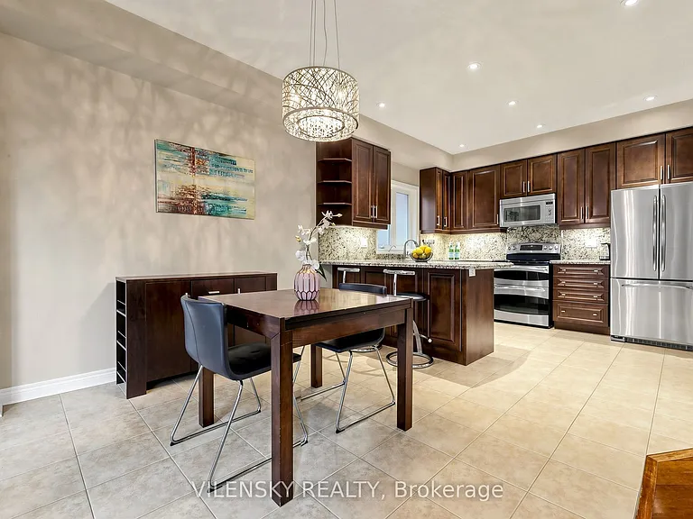 32 Santa Amato Cres — Photo 4