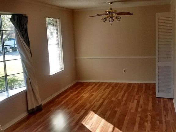 3rd image of 5811 Hillcroft St