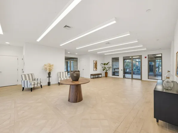 425 3rd Street image 18 of 31