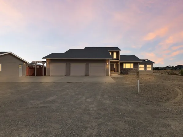 5201 Ironton Dr, West Richland, WA 99353