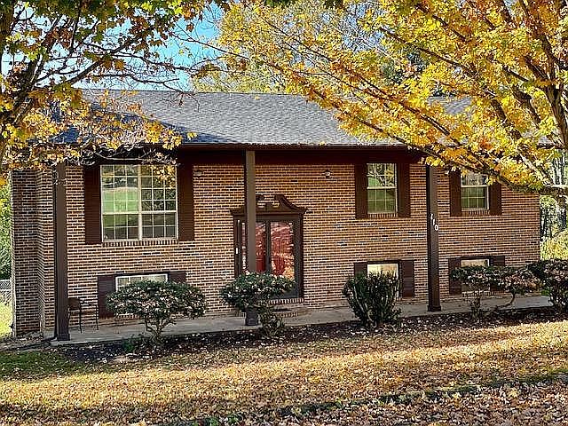 1st image of 110 Veldt Ln