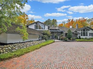 34600 Cedar Rd, Hunting Valley, OH 44022