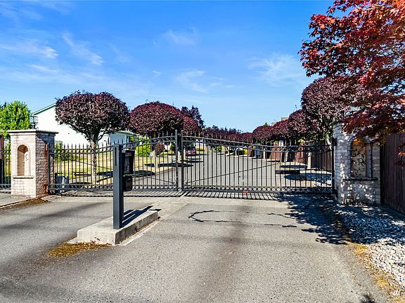 3rd image of 8728 134th Street Ct E